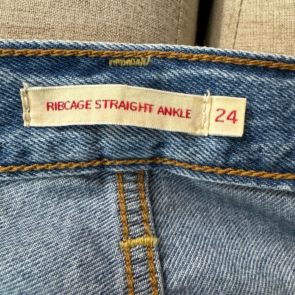 Levi's High Rise Denim Jeans in Blue - Size 24 - Picture 3 of 5